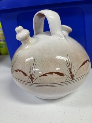 Botijo de cerámica decorado