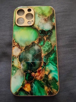 Capa iPhone 13 Pro Max Marmorizada Dourada.