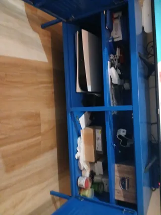 Cajón de metal azul