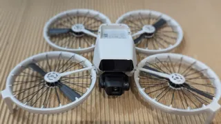 DJI Flip con 2 baterías, cargador, filtros y bolsa