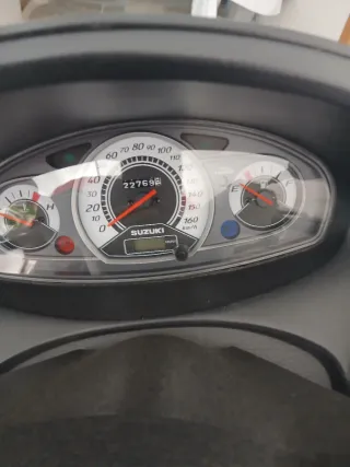 Suzuki Burgman 200 Scooter