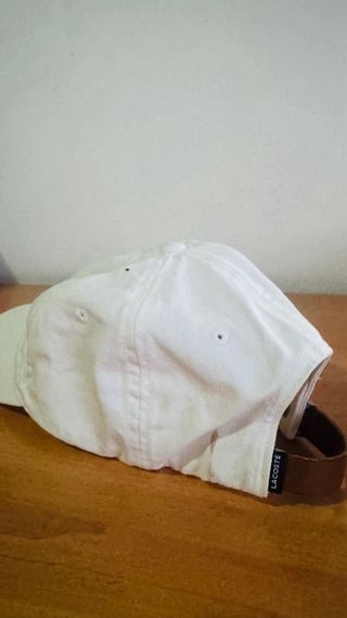 Chapéu Lacoste Branco e Castanho