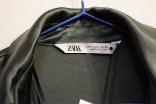 Camisa Zara verde botella drapeada