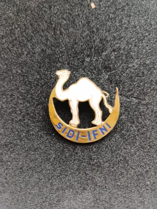 Insignia SIDI-IFNI Camello Luna Dorada