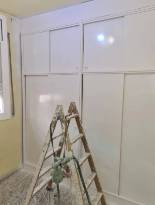 Pintor de pisos i lacador de puertas