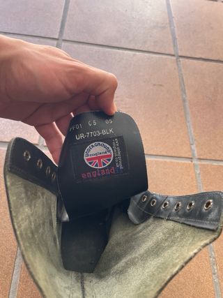Botas Undergraund cuero puntera metálica