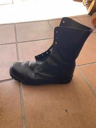 Botas Undergraund cuero puntera metálica