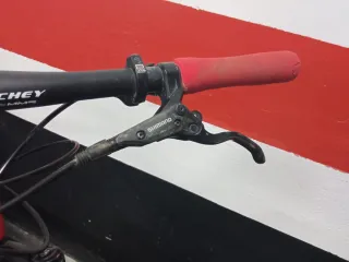Bicicleta BTT Roja
