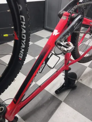 Bicicleta BTT Roja