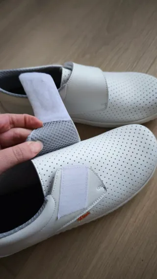 Zapatos de trabajo blancos