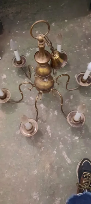 Lámpara de bronce estilo clásico