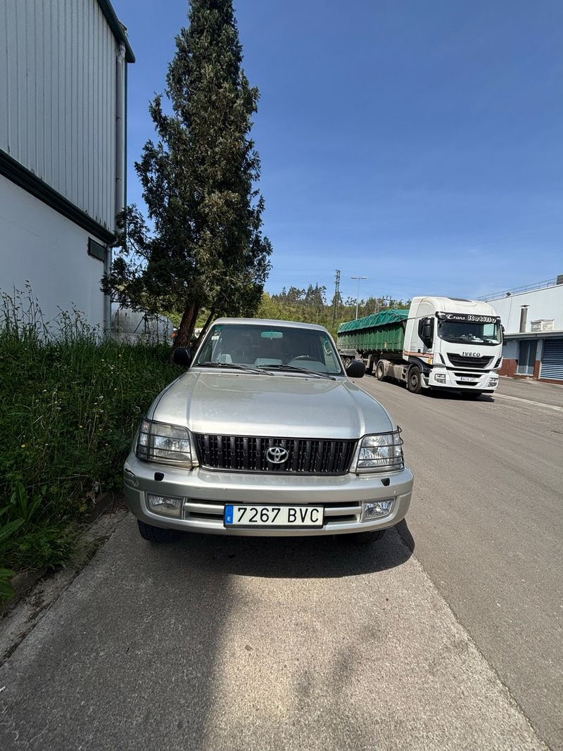 Toyota Land Cruiser 2002 - foto 1