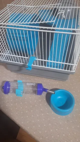 Jaula para hámster con accesorios