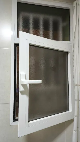 Ventana Oscilobatiente Aluminio.