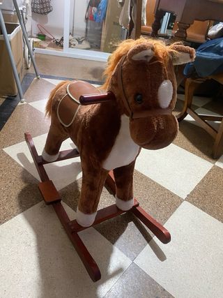 Caballo Mecedora Marrón con musica