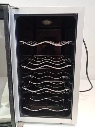Nevera de botellas ARTROM