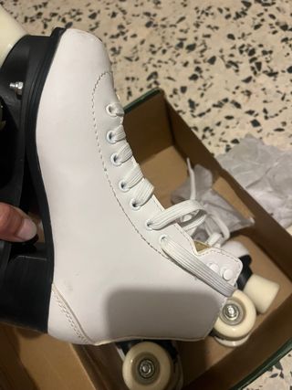 Patines de 4 ruedas blanco talla 32!