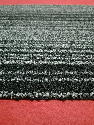 MOQUETA EN BALDOSAS 50x50 cm