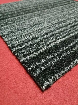 MOQUETA EN BALDOSAS 50x50 cm