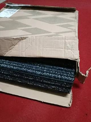 MOQUETA EN BALDOSAS 50x50 cm