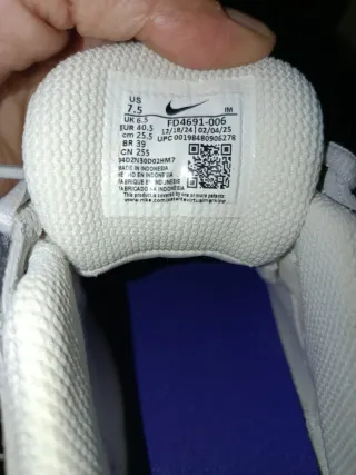 Zapatillas Nike Blancas y Moradas