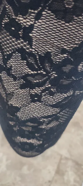 Falda larga encaje transparente negra