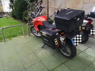 BMW F 650 GS Twin Naranja y Negra