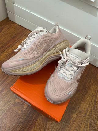 Nike Vomero Plus 38.5 Bege/Rosa