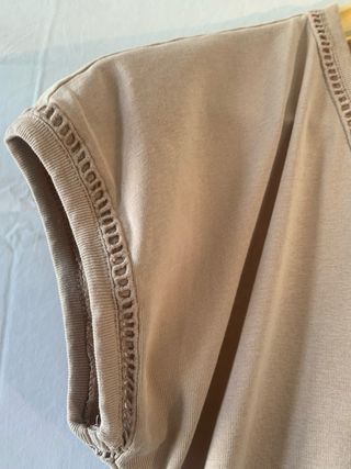 2 T- shirt OVS e Oushili tg M bianca e beige