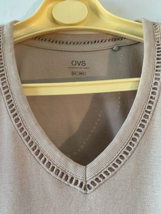2 T- shirt OVS e Oushili tg M bianca e beige