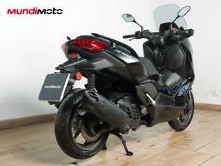YAMAHA X-MAX 125