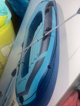 Barca hinchable azul para 3 personas