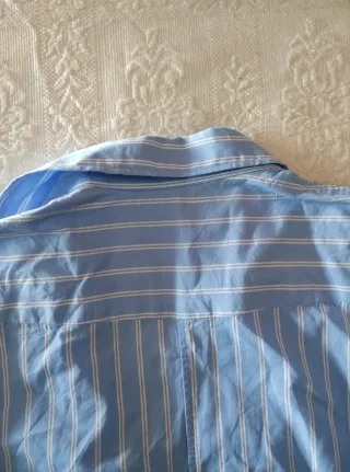 Camisa de rayas azules