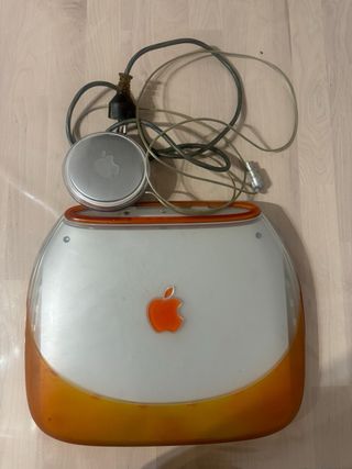 Apple iBook G3 Clamshell Naranja Vintage