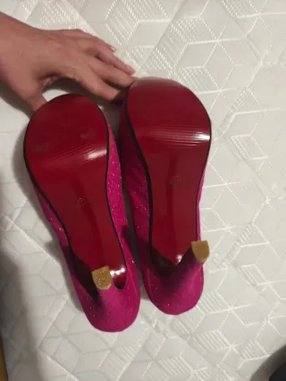 Zapatos de tacón rosa con plataforma