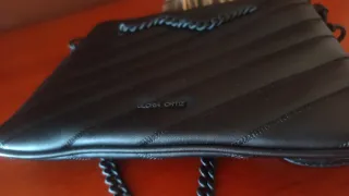 Bolso Gloria Ortiz negro acolchado cadena
