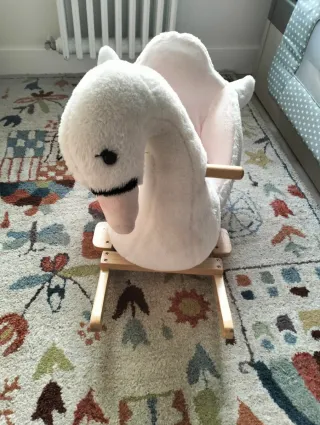 Cisne balancín de peluche