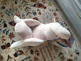 Cisne balancín de peluche