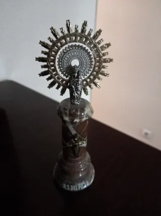 Virgen del Pilar con pedestal