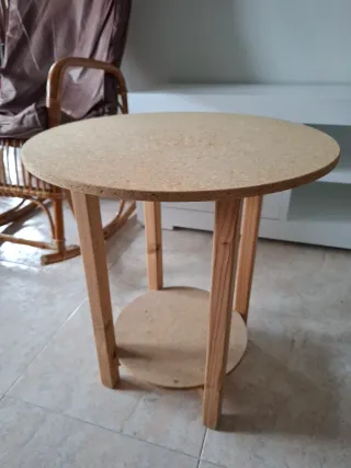 Mesa auxiliar redonda de madera