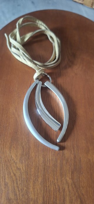 Collana con ciondolo imitazione "Breil"