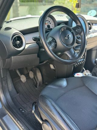 MINI Cabrio 2012