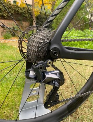 Bicicleta de carretera negra