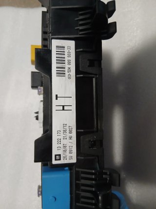 Caixa fusíveis Opel Astra H 1.3 CDTI