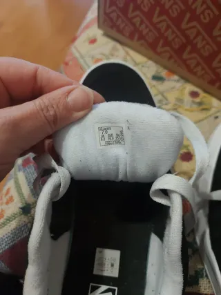 Zapatillas Vans Hylane Negras y Blancas