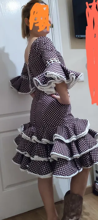 Traje de flamenca marrón y blanco
