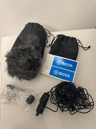 Microfones BOYA com Acessórios