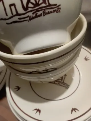 Set 4 ciotole e 4 piatti Mulino Bianco