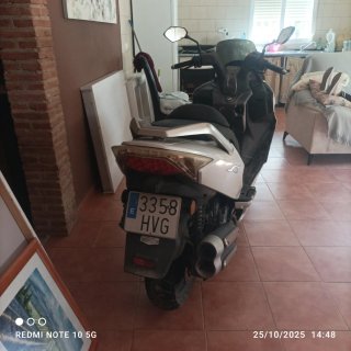 Maxi Scooter Daily Blanca Automática