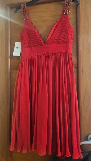 Vestido rojo con pedrería